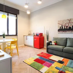 Apartament Primopiano - Ferrante Aporti Flats, Mediolan