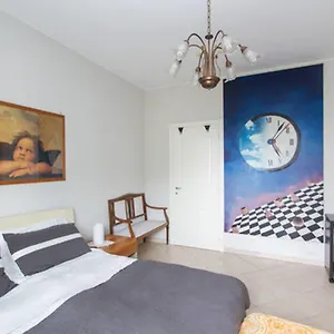 https://angelica-house.italymilanhotels.net